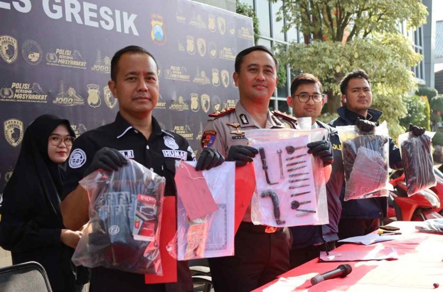 Polres Gresik  Polres Gresik Amankan 11 Tersangka Curanmor, Empat Motor Dikembalikan ke Korban