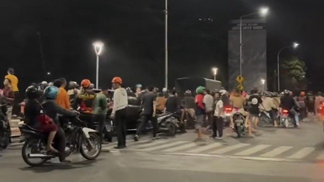 Diduga Terlibat Pembacokan di Panjang Jiwo Surabaya, Seorang Pria Lompat ke Sungai