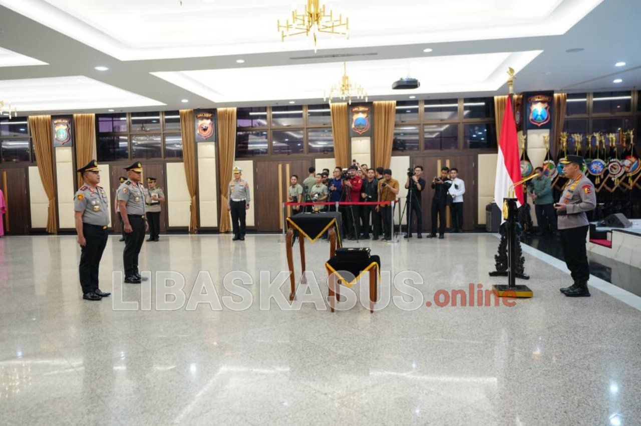 Kapolri Pimpin Upacara Serah Terima Jabatan Sejumlah Pejabat Polri