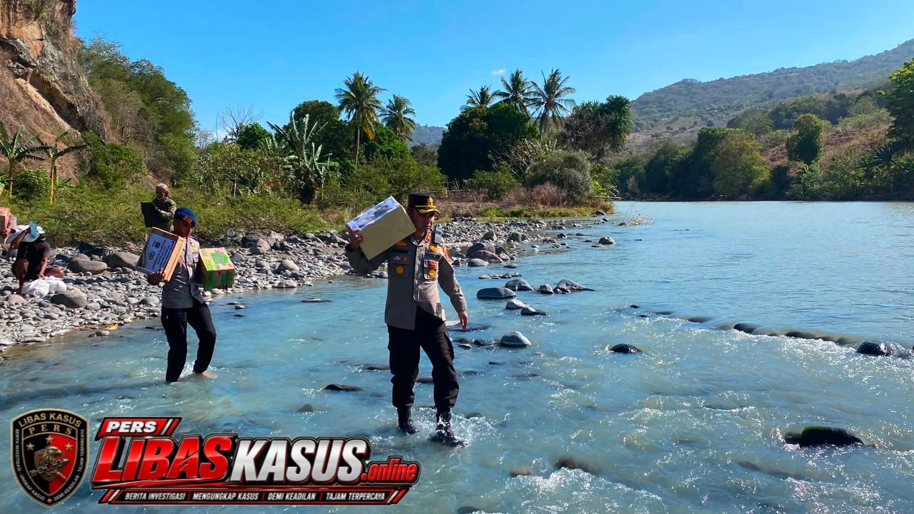 Menembus Jalan Terjal, Polri Hadir Membawa Harapan: Kapolres Nagekeo Salurkan Bantuan Kapolda NTT untuk Warga Terdampak Gempa
