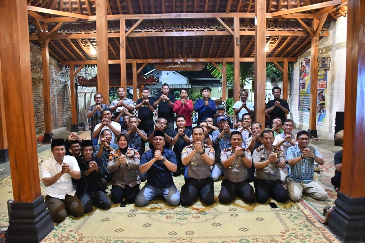 Polisi Bersama Masyarakat: Kapolres Madiun Kota Ngopi Bareng Warga,Serap Aspirasi Perkuat Kamtibmas