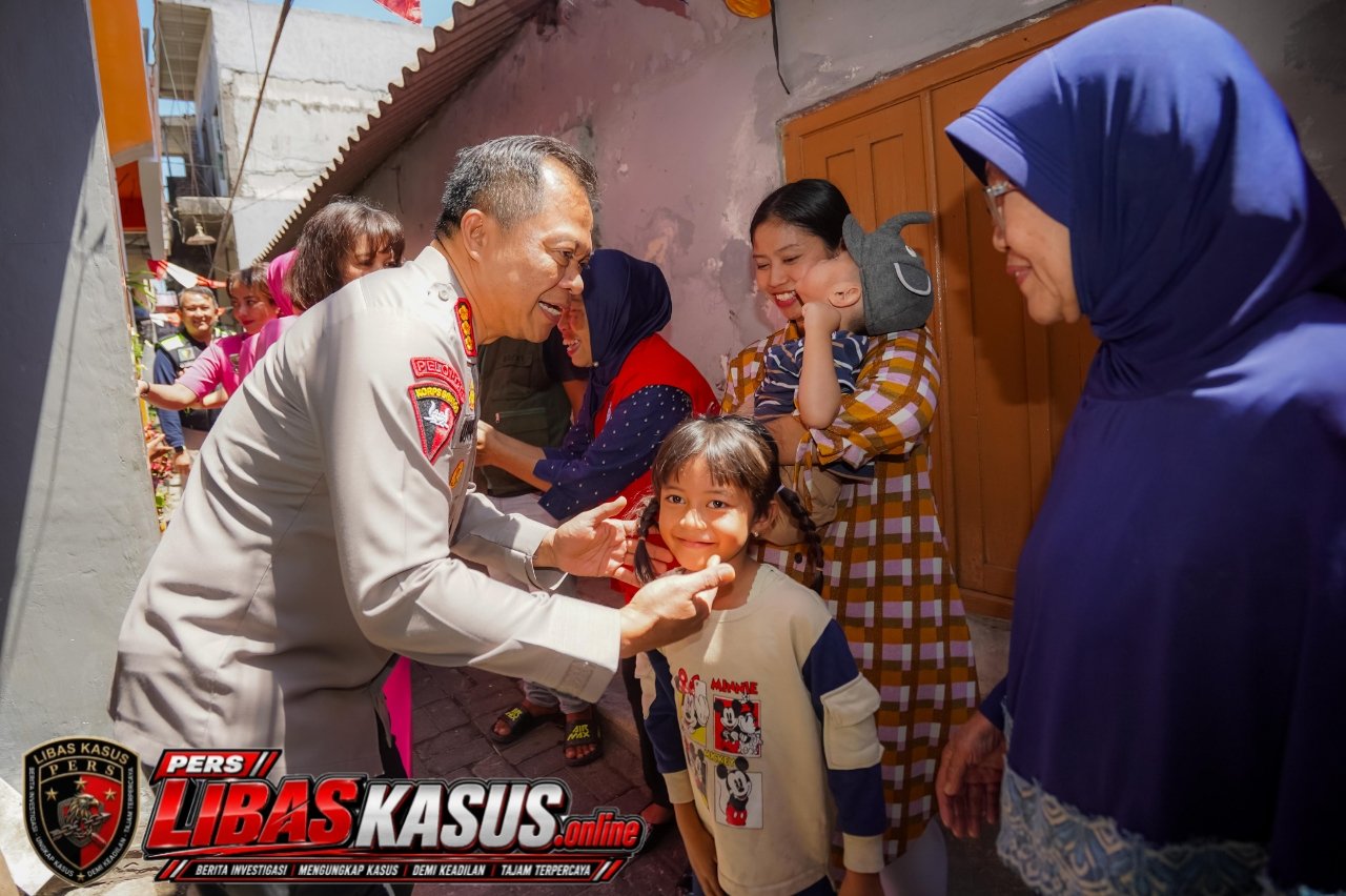 Polrestabes Surabaya Salurkan Paket Sembako Lewat Program 'Luthfie.Daily Berbagi